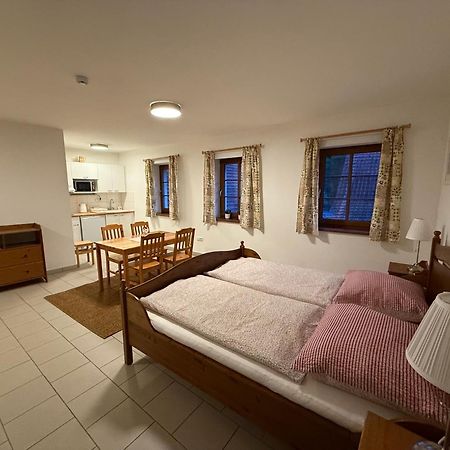 Trilety Mlyn Hotel Police  Eksteriør billede